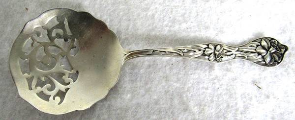 Daffodil (Sterling, 1900) Small Pierced Nut Serving Spoon