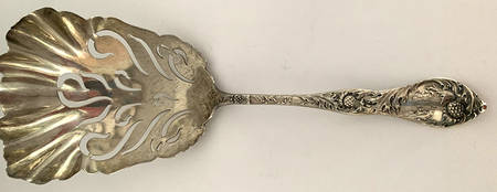 Thistle (Sterling) Cracker Scoop with Pierced Bowl