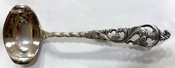 Dobbel Rokokko (Sterling) Solid Gravy Ladle