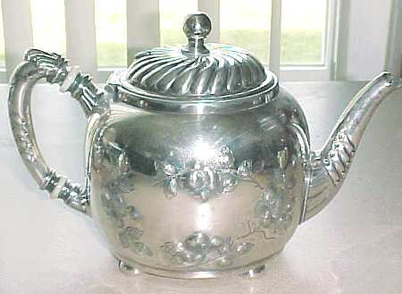 1002 (Silverplate, Hollowware) Teapot
