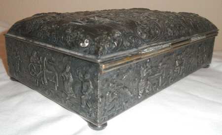 3278 (Silverplate, Hollowware) 4-Toed Cigarette Box