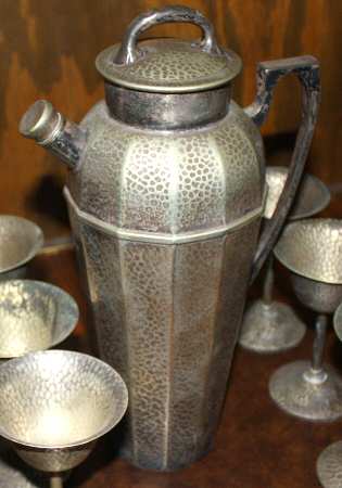 4132 (Silverplate, Hollowware) Cocktail Shaker