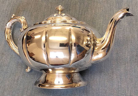 357 (Silverplate, Hollowware) Teapot