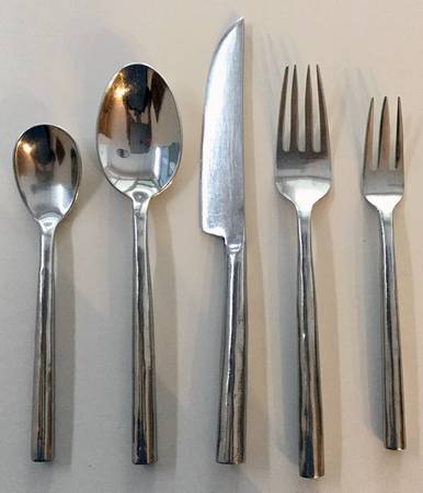 Finesse (Stainless) Dessert/Oval Soup Spoon