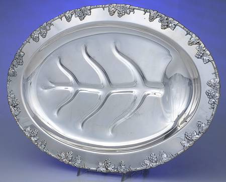 1089 (Silverplate, Hollowware) 15" 4 Toed Meat Platter with Well