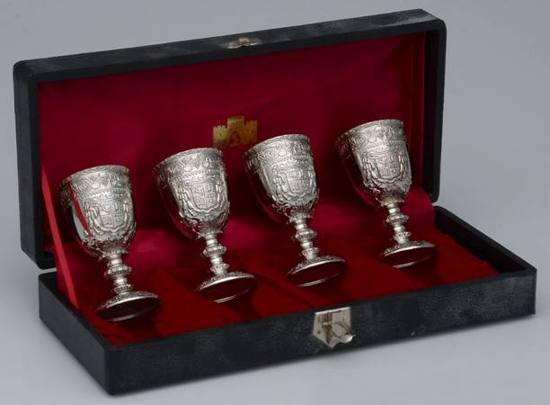 C5C1 (Silverplate, Hollowware) Cordial - Set of 4 with Case