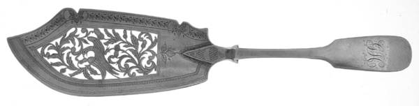 C4S1 (Sterling) Large Solid Bright Cut Fish Server