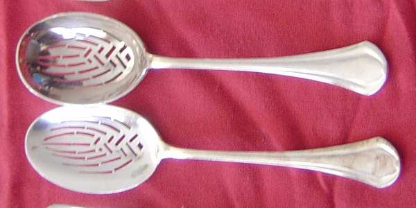 Printania (Silverplate) Large Sugar Sifter