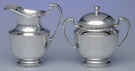 1152P (Silverplate, Hollowware) Creamer & Sugar with Lid Set