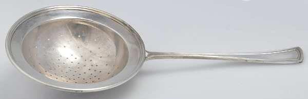 Virginia (Sterling, 1912, No Monograms) Solid Individual Overcup Tea Strainer