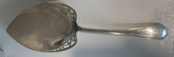Queen Anne-Plain (Sterling, 1910) Large Solid Pie Knife