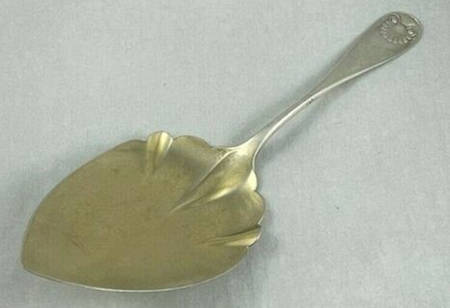 Shell (Sterling, 1890) Large Solid Pie Knife