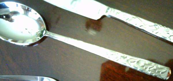 DAS25 (Stainless-Gold Accent) Place/Oval Soup Spoon