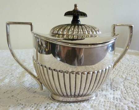 DMO1(Silverplate, Hollowware) Sugar Bowl & Lid
