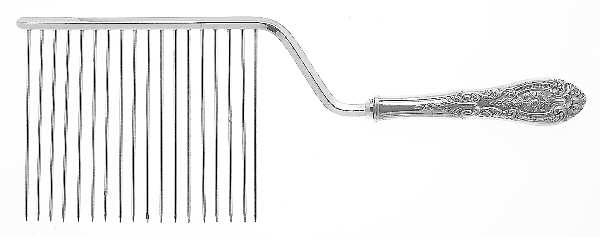 Southern Grandeur Cake Breaker with Silverplate Prongs