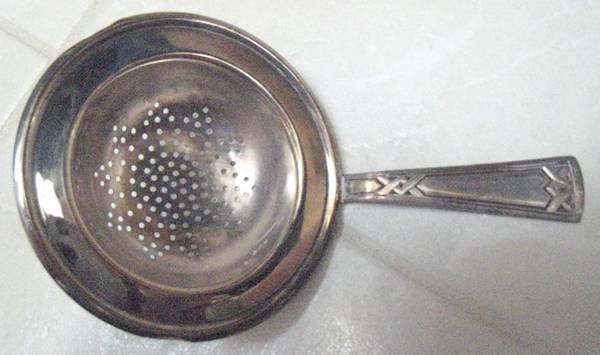 ERC18 (Silverplate) Solid Individual Overcup Tea Strainer