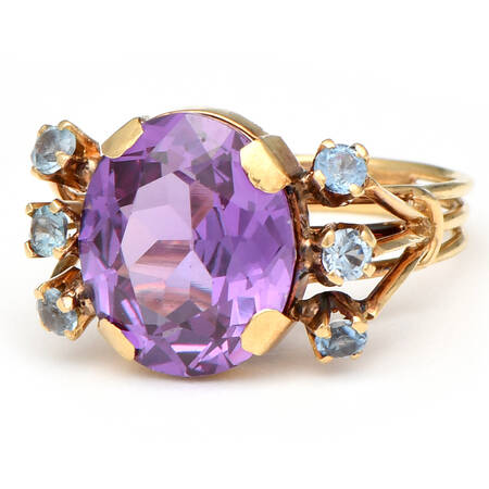 18KY Synthetic Sapphire(6.50) & Topaz(0.40) Ring