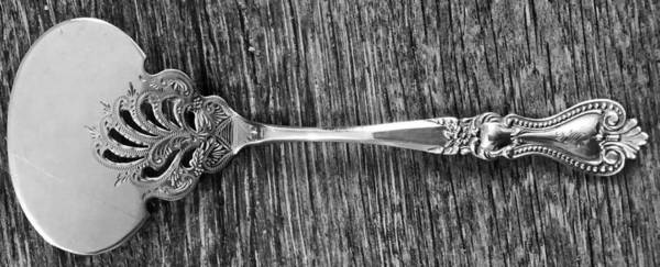 Newport (Sterling, 1900) Bright Cut Solid Tomato Server