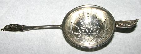 Lily of The Valley Solid Individual Overcup Tea Strainer