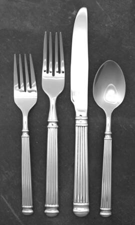 Cinnamon (Stainless) 4 Piece Place Setting