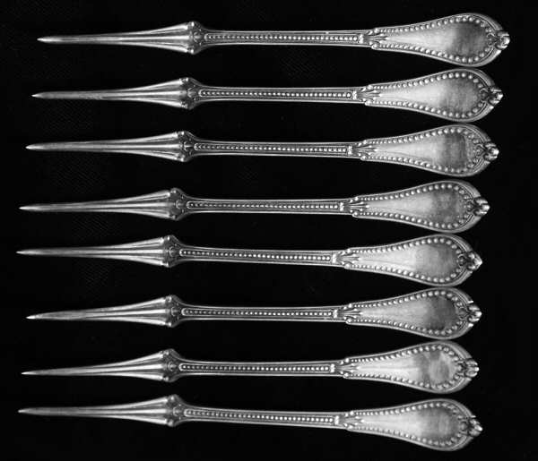 Beaded (Sterling, 1855, No Monograms) Solid Nut Pick