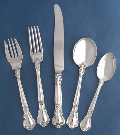 Chantilly (Sterling, 1895, Lion-Anchor-G, No Mono) 40 Piece Estate Set