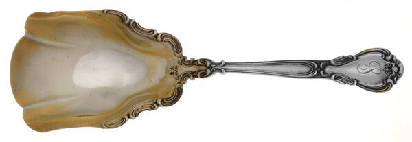 Chantilly (Sterling, 1895, Lion-Anchor-G, No Mono) Solid Berry Serving Scoop