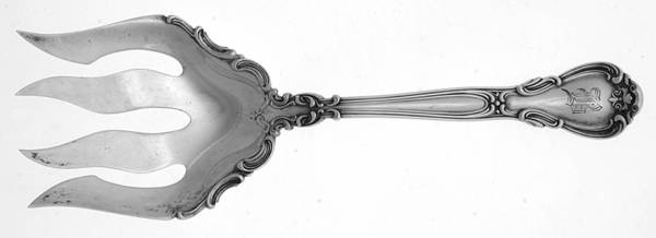 Chantilly (Sterling, 1895, Lion-Anchor-G, No Mono) Large Solid Fish Serving Fork