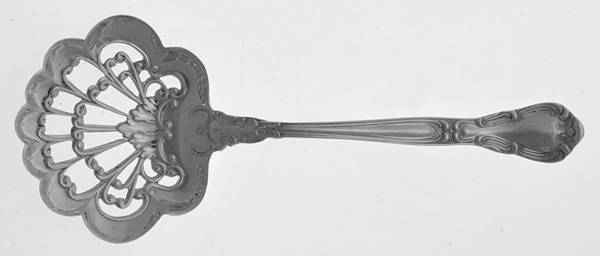 Chantilly (Sterling, 1895, Lion-Anchor-G, No Mono) Solid Bon Bon Spoon with Pierced Bowl