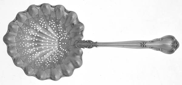 Chantilly (Sterling, 1895, Lion-Anchor-G, No Mono) Solid Individual Overcup Tea Strainer