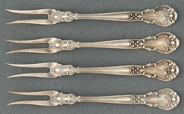 Chantilly (Sterling, 1895, Lion-Anchor-G, No Mono) Individual Hors Doeuvres Fork - Set of 4