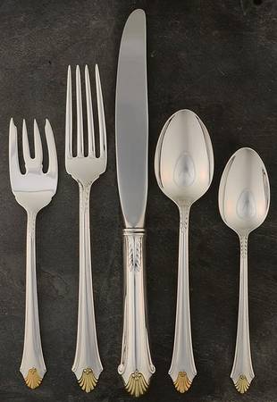 Edgemont Gold (Sterling, Gold Accent, 1987) 40 Piece Estate Set