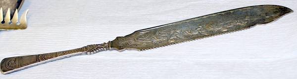 Empress (Sterling, 1880) Solid Bright Cut Cake Saw