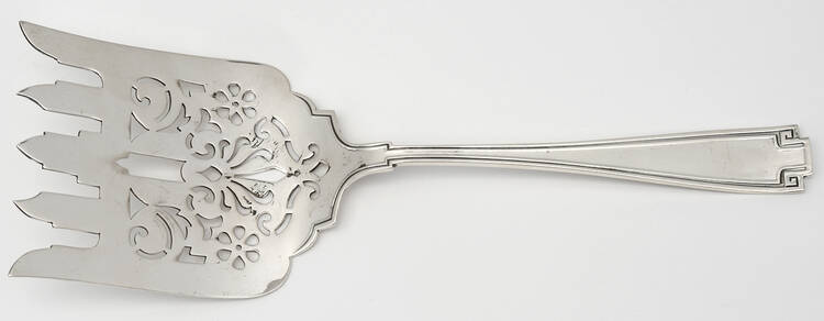 Etruscan (Sterling, 1913) Large Solid Asparagus Serving Fork