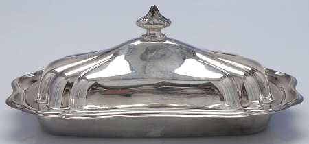 Fluted (Plated, Hollowware, Heritage) 1/4lb Covered Butter with Liner