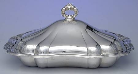 Fluted (Plated, Hollowware, Heritage) Rectangular Entree Server & Lid