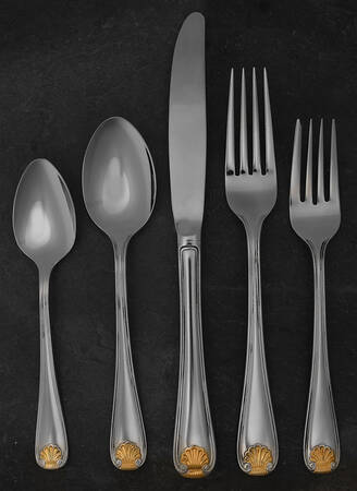 Golden Gorham Shell (Stainless, Gold Accent) 5 Piece Place Setting