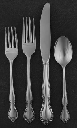 Jolie-La Belle (Stainless) Older 32 Piece Estate Set