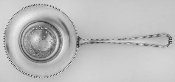 Newcastle (Sterling, 1895) Solid Individual Overcup Tea Strainer