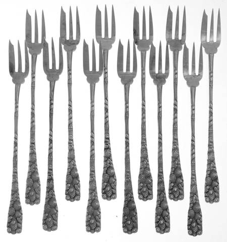 No. 14 (Sterling, 1885) (Set of 12) Monogram Oyster Fork