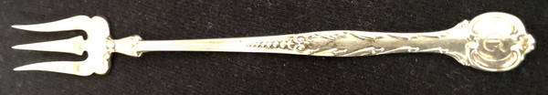 No. 842 (Sterling, 1895) Cocktail/Seafood Fork
