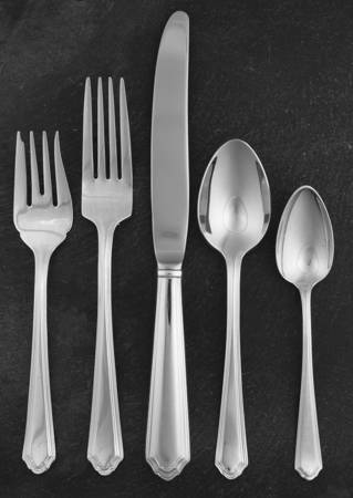 Old Dominion (Silverplate, Newer, 1994) 5 Piece Place Setting