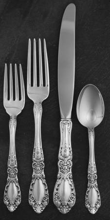 Queen's Grace (Silverplate, 1977) 4 Piece Place Setting