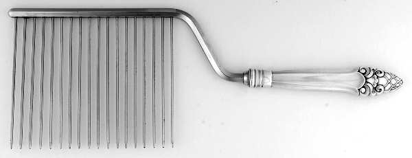 Sovereign-Old (Sterling, 1941, Old)  Cake Breaker with Silverplate Prongs