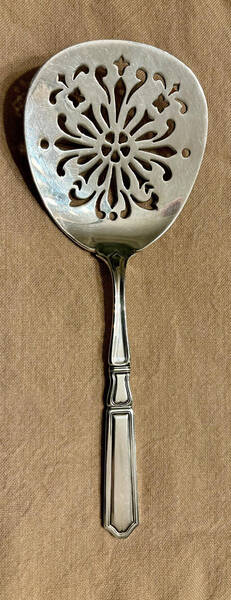 St. Dunstan-Plain (Sterling, 1916) Tomato Server, Solid Piece