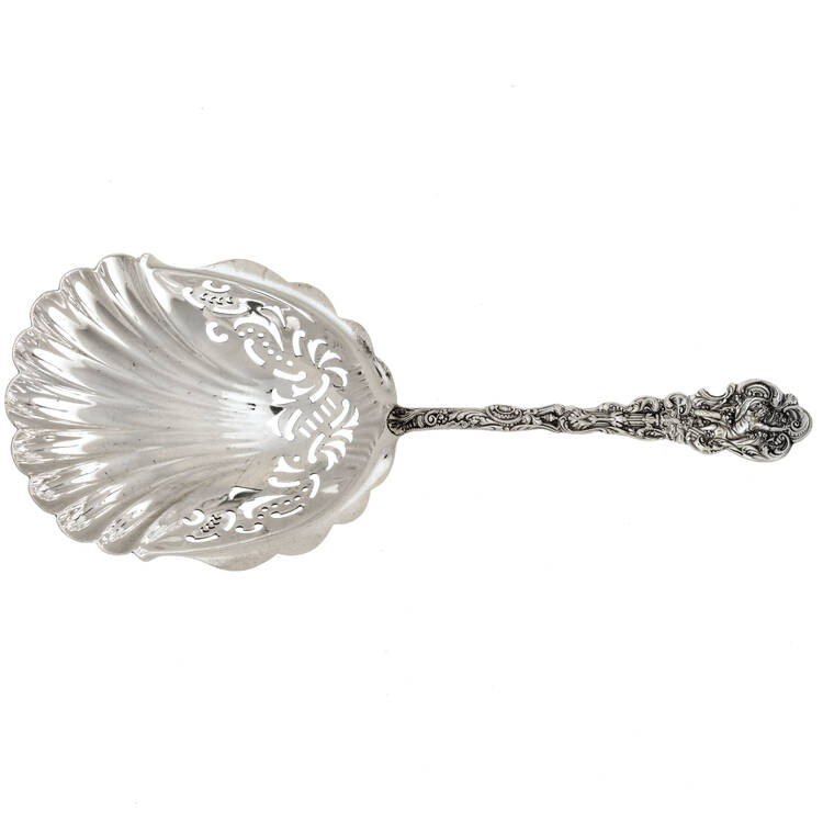 Versailles (Sterling, 1888, No Monograms) Pierced Saratoga Chips Server