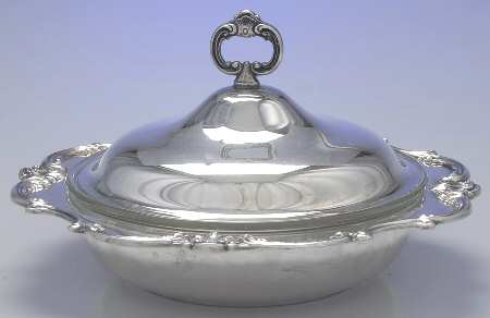 Strasbourg (Silverplate, Hollowware) 1.5 Qt Round Covered Casserole W/Glass Liner