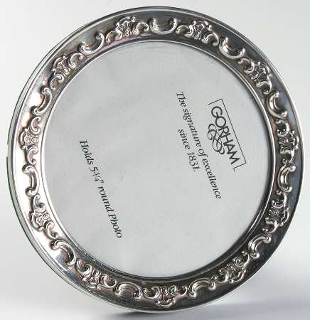 Strasbourg (Silverplate, Hollowware) Round Picture Frame-Holds 5 3/4" Picture
