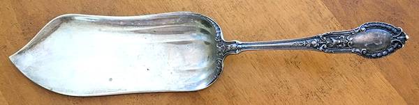 Tuileries (Sterling, 1906) Large Solid Fish Serving Knife
