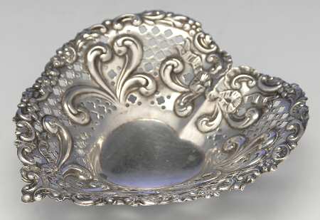 966 (Sterling, Hollowware) Hear Shape Individual Nut Dish